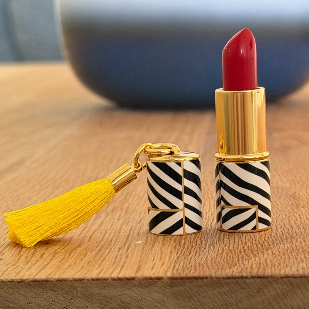 Carolina herrera satin lipstickred 310